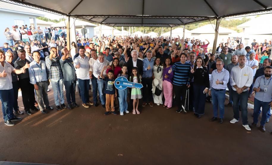 Com o Casa Fácil Paraná, 143 famílias de Paraíso do Norte conquistam moradia própria
