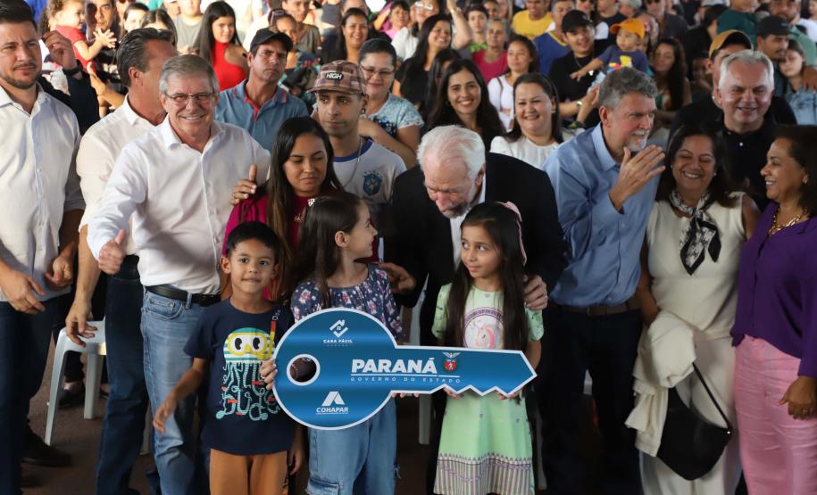 Com o Casa Fácil Paraná, 143 famílias de Paraíso do Norte conquistam moradia própria