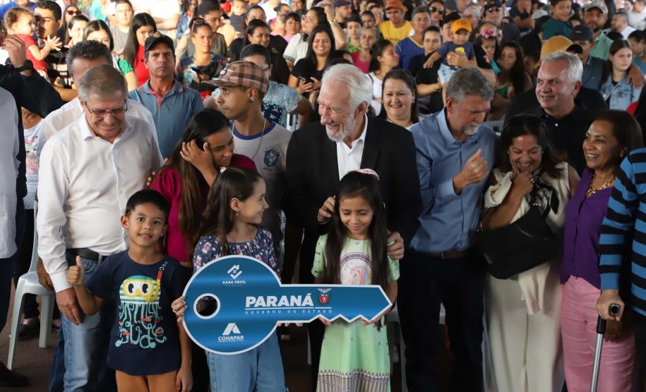 Com o Casa Fácil Paraná, 143 famílias de Paraíso do Norte conquistam moradia própria