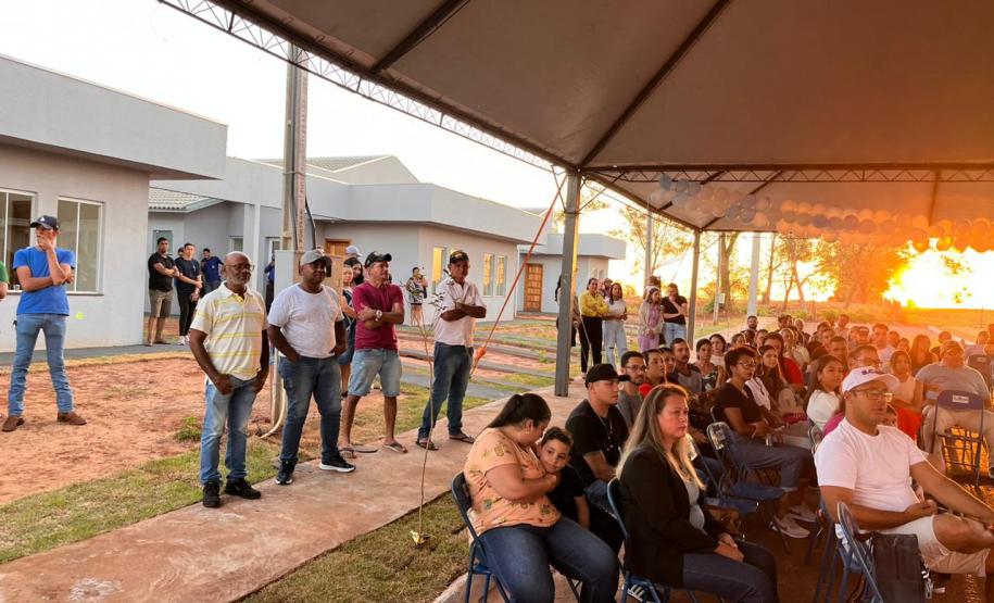 Em Santa Cruz de Monte Castelo, 40 famílias recebem as chaves da casa própria, graças ao Casa Fácil Paraná