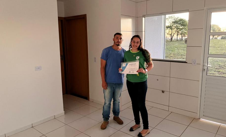 Em Santa Cruz de Monte Castelo, 40 famílias recebem as chaves da casa própria, graças ao Casa Fácil Paraná