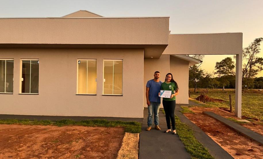 Em Santa Cruz de Monte Castelo, 40 famílias recebem as chaves da casa própria, graças ao Casa Fácil Paraná