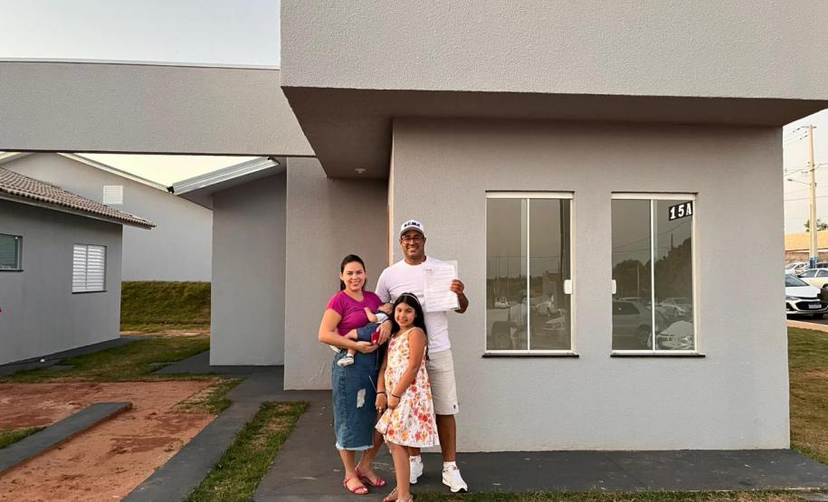 Em Santa Cruz de Monte Castelo, 40 famílias recebem as chaves da casa própria, graças ao Casa Fácil Paraná