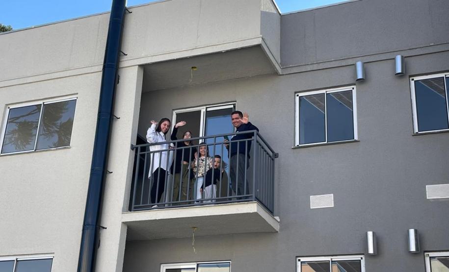 Cohapar entrega residencial com 144 apartamentos em Araucária