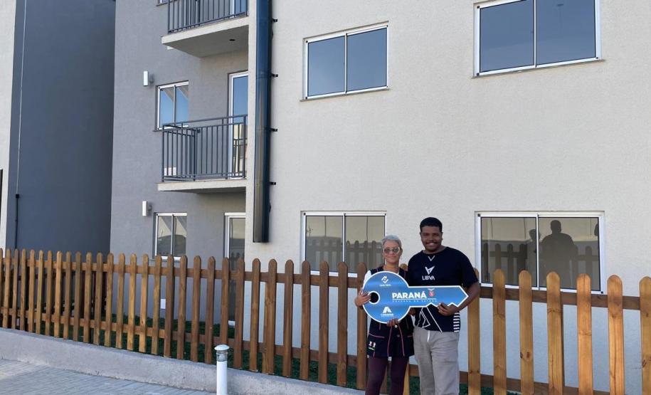 Cohapar entrega residencial com 144 apartamentos em Araucária