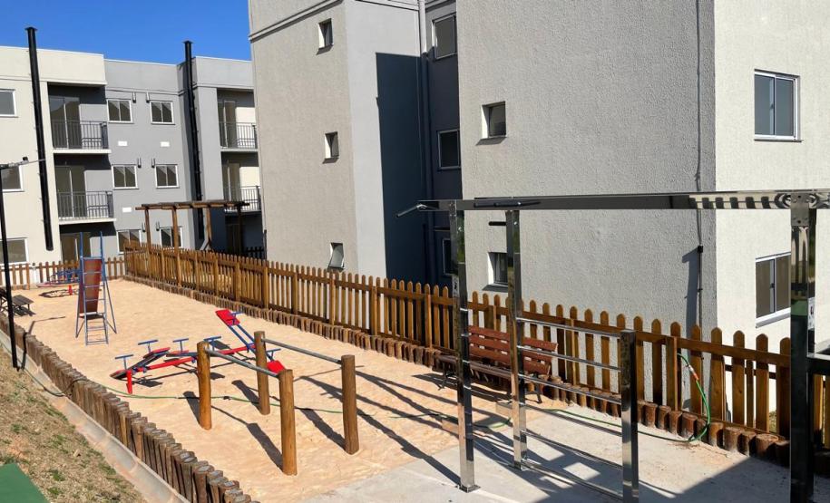Cohapar entrega residencial com 144 apartamentos em Araucária
