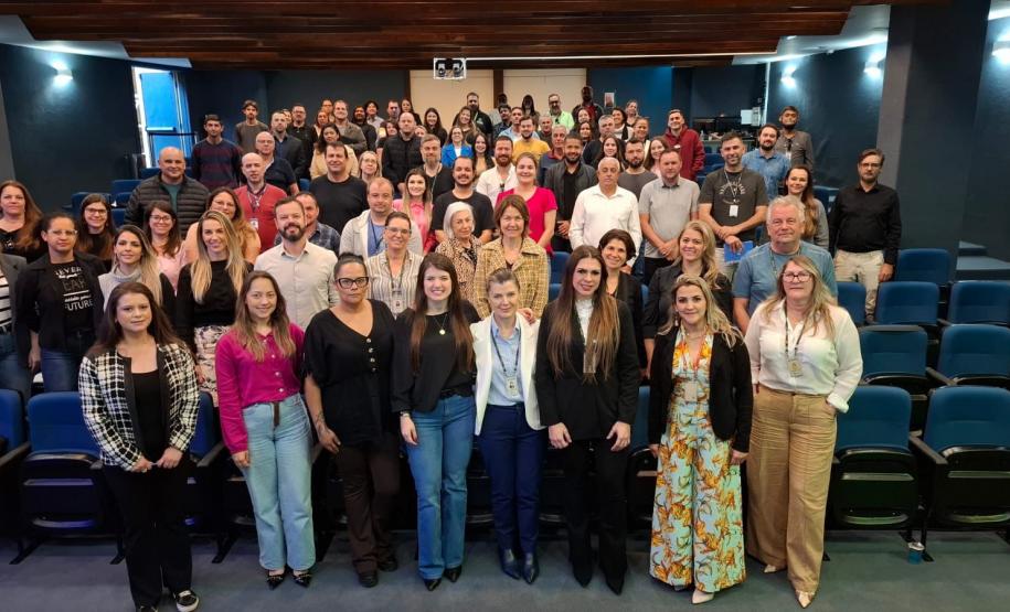 Cohapar inicia capacitação de técnicos municipais para o Programa Casa Fácil - Escritura na Mão