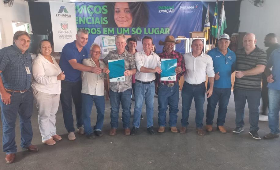 Cohapar entrega 257 títulos de regularização fundiária em Douradina, Ribeirão do Pinhal e Turvo