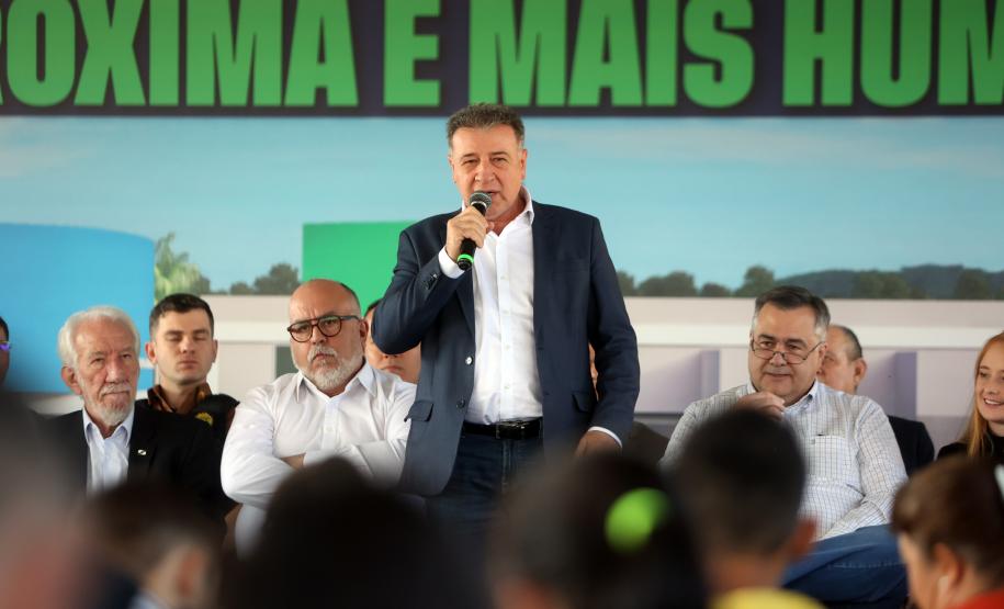 Estado libera R$ 12 milhões para 1º hospital de Imbituva e entrega matrículas de 171 casas