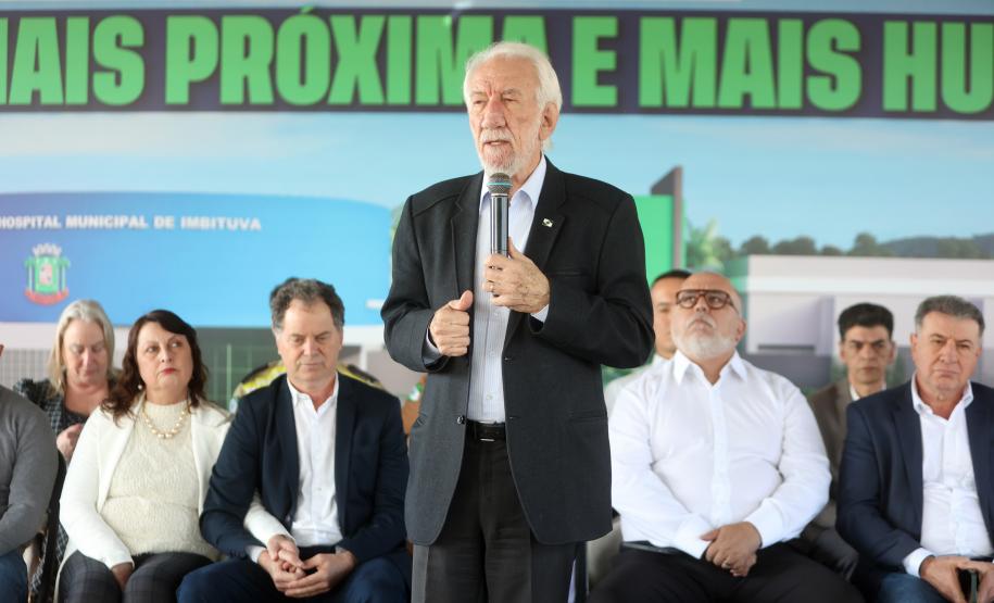 Estado libera R$ 12 milhões para 1º hospital de Imbituva e entrega matrículas de 171 casas