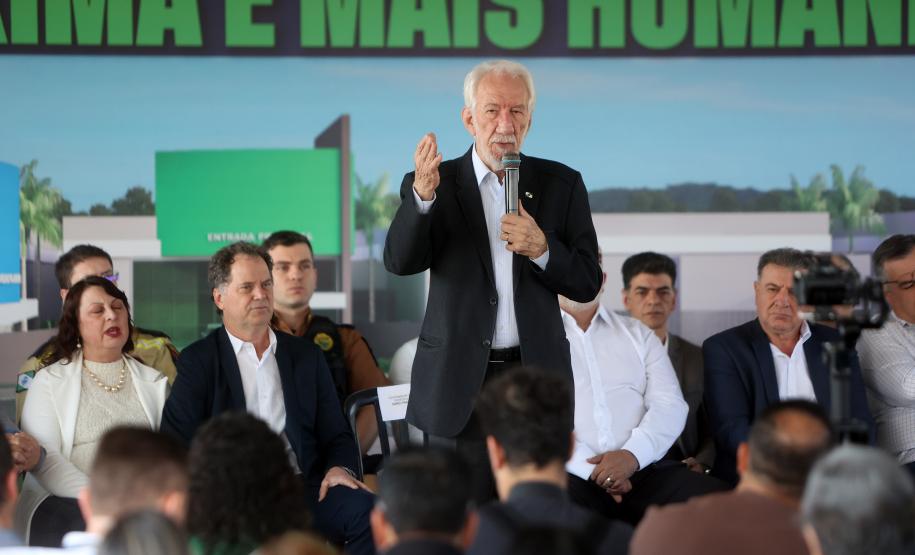 Estado libera R$ 12 milhões para 1º hospital de Imbituva e entrega matrículas de 171 casas
