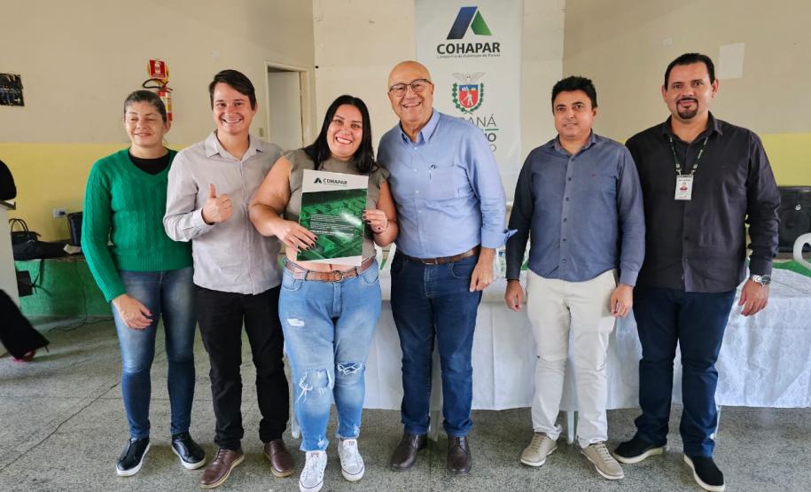 Em Japira, 102 famílias recebem títulos de regularização fundiária pela Cohapar