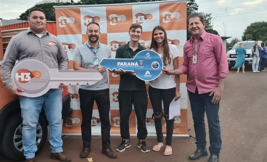 Cohapar entrega 30 moradias para famílias de Nova Santa Rosa