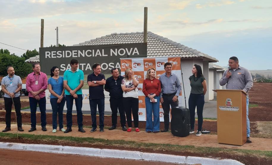 Cohapar entrega 30 moradias para famílias de Nova Santa Rosa