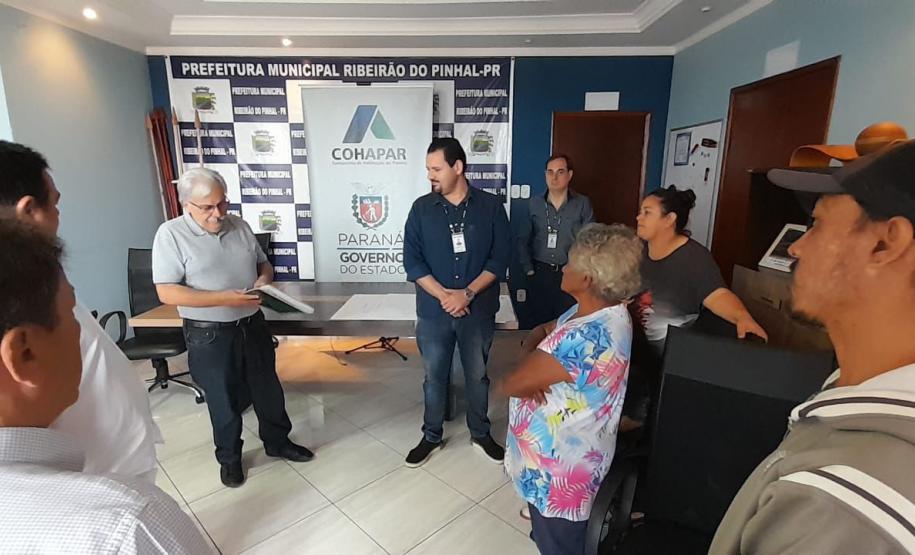 Cohapar entrega 257 títulos de regularização fundiária em Douradina, Ribeirão do Pinhal e Turvo