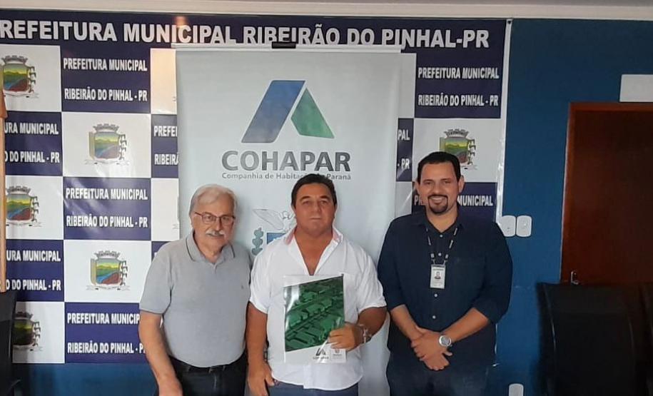 Cohapar entrega 257 títulos de regularização fundiária em Douradina, Ribeirão do Pinhal e Turvo