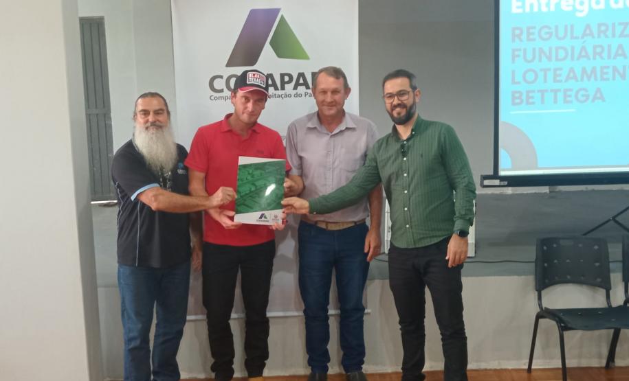 Cohapar entrega 257 títulos de regularização fundiária em Douradina, Ribeirão do Pinhal e Turvo