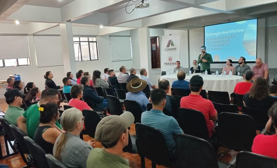 Cohapar entrega 257 títulos de regularização fundiária em Douradina, Ribeirão do Pinhal e Turvo