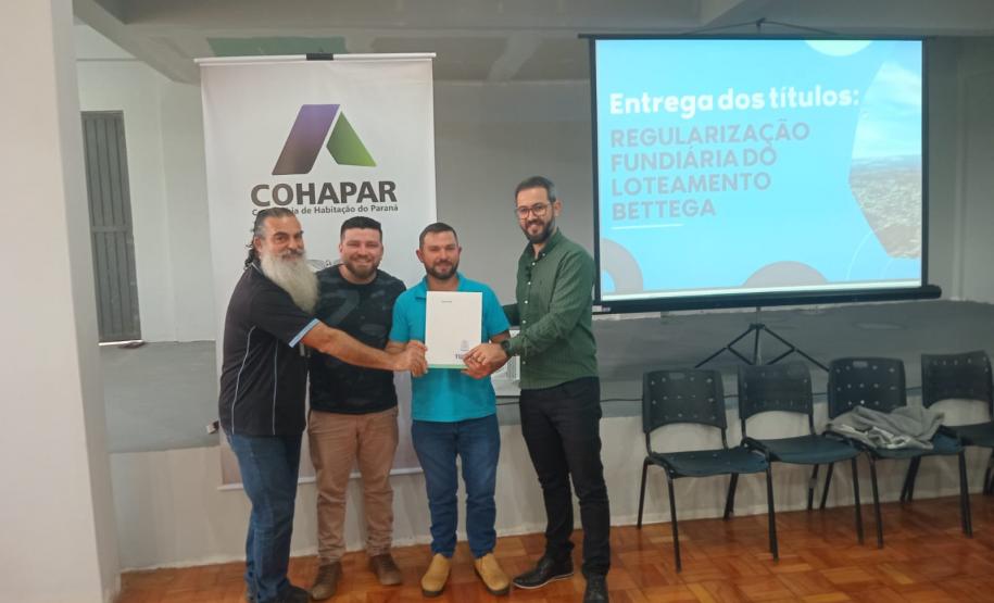 Cohapar entrega 257 títulos de regularização fundiária em Douradina, Ribeirão do Pinhal e Turvo