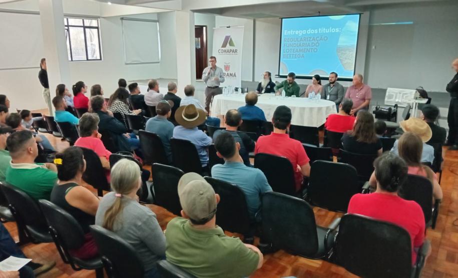 Cohapar entrega 257 títulos de regularização fundiária em Douradina, Ribeirão do Pinhal e Turvo