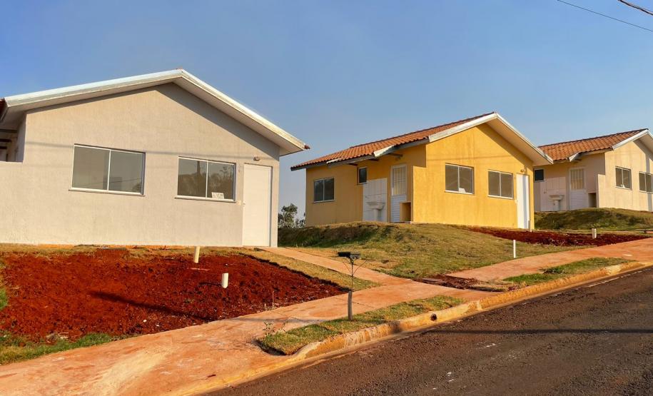 65 famílias de Califórnia recebem moradias financiadas pela Cohapar