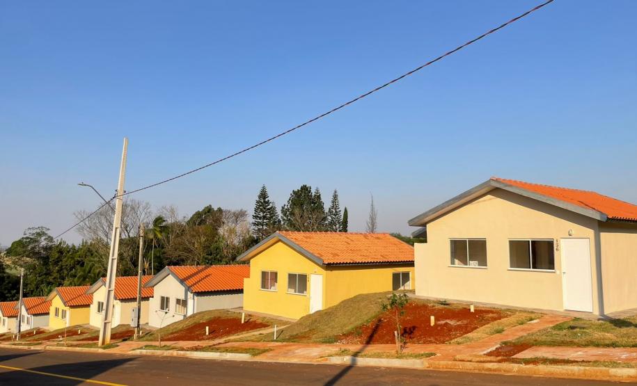 65 famílias de Califórnia recebem moradias financiadas pela Cohapar