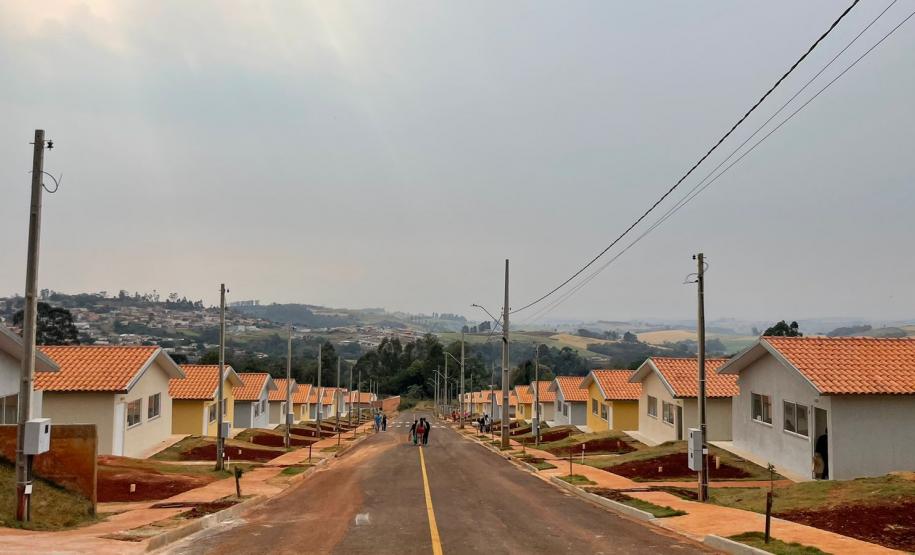 65 famílias de Califórnia recebem moradias financiadas pela Cohapar