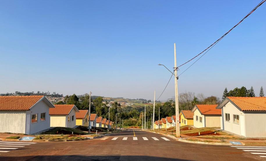 65 famílias de Califórnia recebem moradias financiadas pela Cohapar