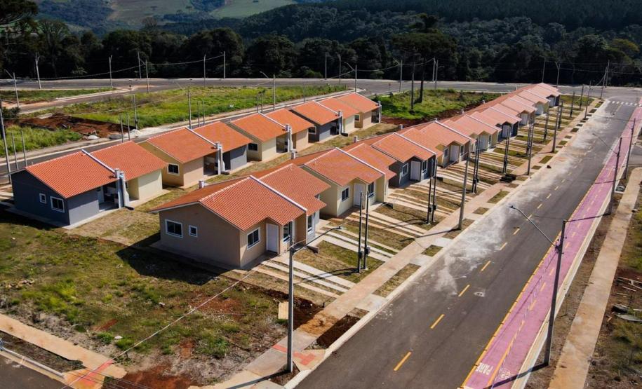 Com mais de R$ 1 milhão de recursos estaduais, 52 famílias conquistam a casa própria em Guarapuava