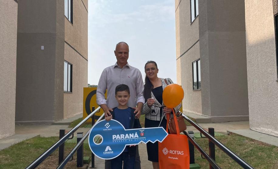 Com R$ 3,3 milhões em recursos estaduais, novo residencial beneficia 240 famílias em Londrina