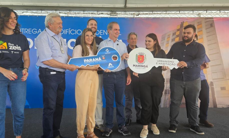 64 famílias de Maringá celebram o sonho do imóvel próprio