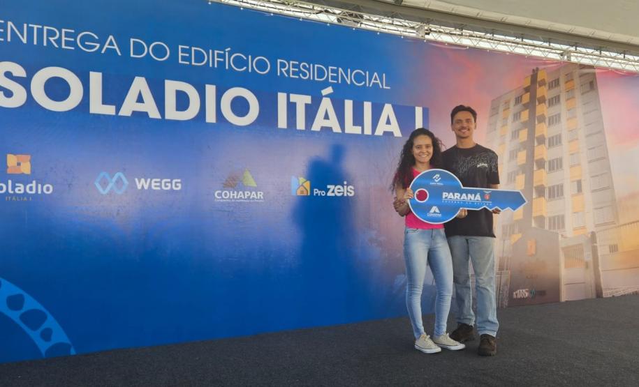 64 famílias de Maringá celebram o sonho do imóvel próprio