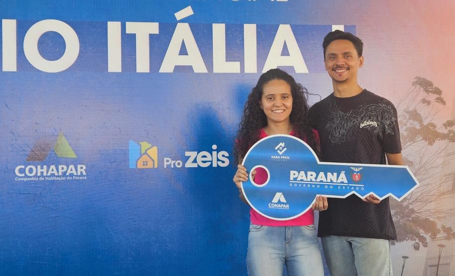 64 famílias de Maringá celebram o sonho do imóvel próprio