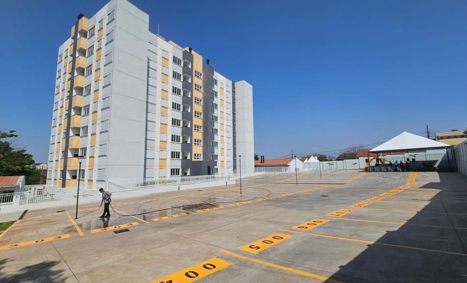 64 famílias de Maringá celebram o sonho do imóvel próprio