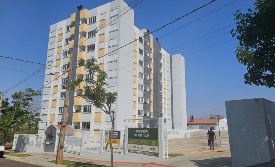 64 famílias de Maringá celebram o sonho do imóvel próprio