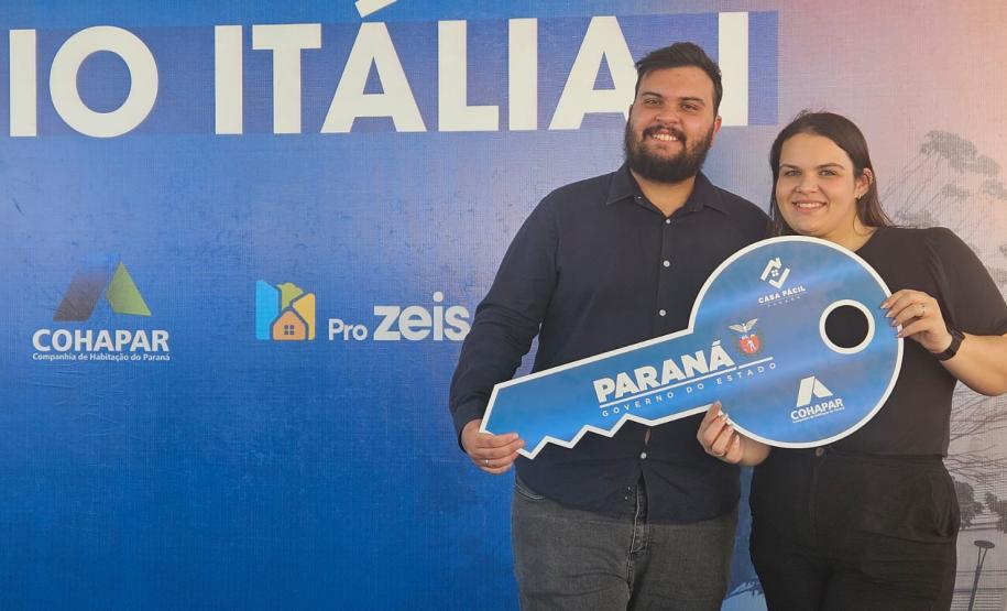 64 famílias de Maringá celebram o sonho do imóvel próprio