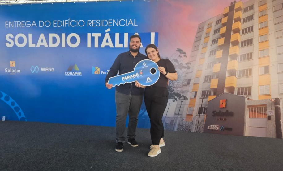 64 famílias de Maringá celebram o sonho do imóvel próprio