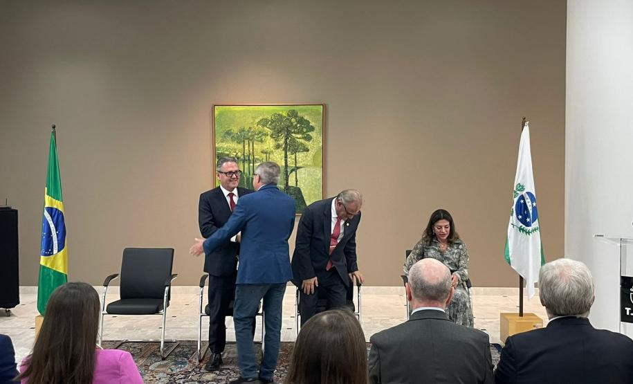 Cohapar e Tribunal de Justiça assinam termo para promover regularização fundiária no Estado