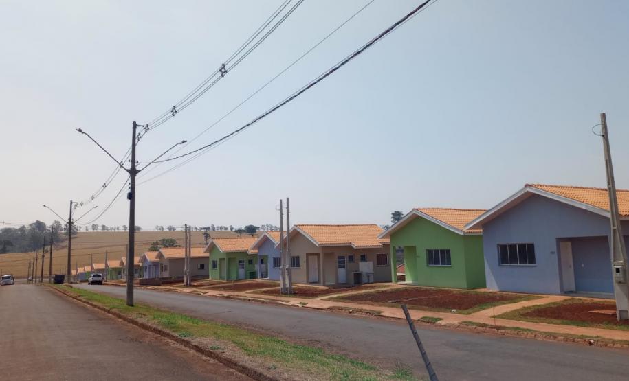 Em Ribeirão Claro, 50 famílias recebem moradias financiadas pela Cohapar