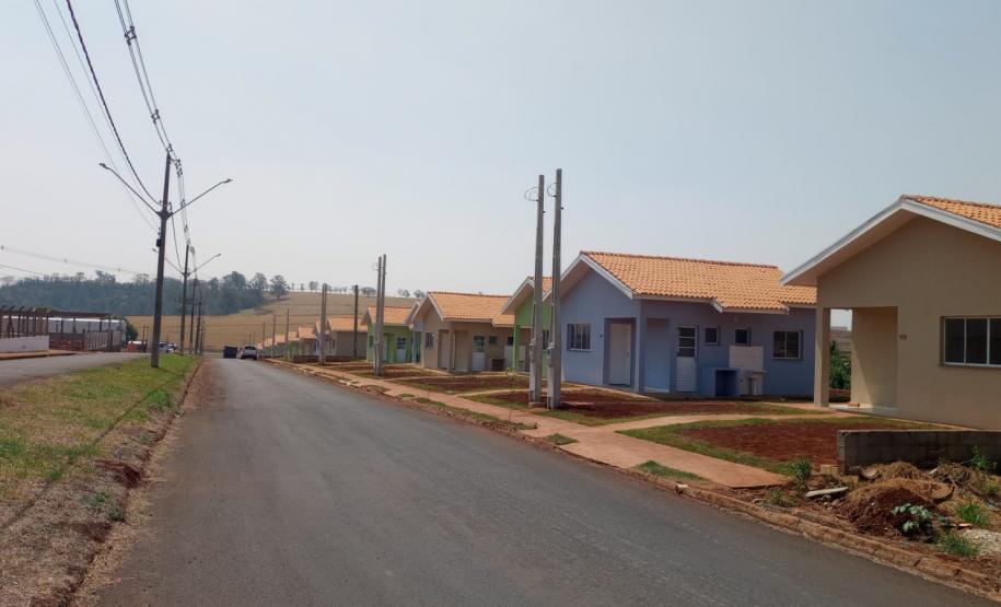 Em Ribeirão Claro, 50 famílias recebem moradias financiadas pela Cohapar
