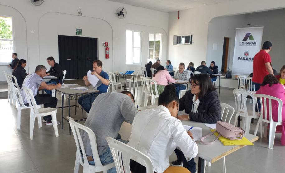 Em Ribeirão Claro, 50 famílias recebem moradias financiadas pela Cohapar