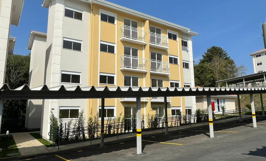 Cohapar entrega residencial com 128 apartamentos na capital