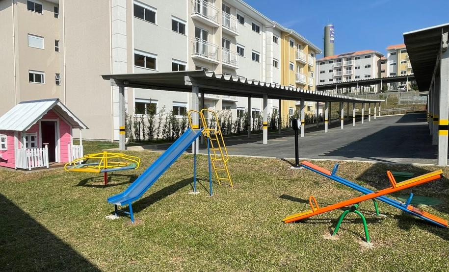 Cohapar entrega residencial com 128 apartamentos na capital