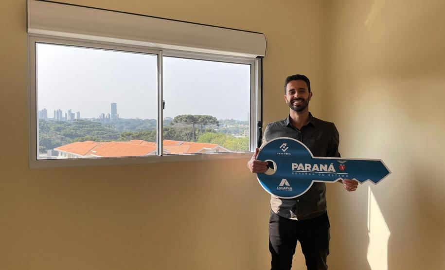 Cohapar entrega residencial com 128 apartamentos na capital
