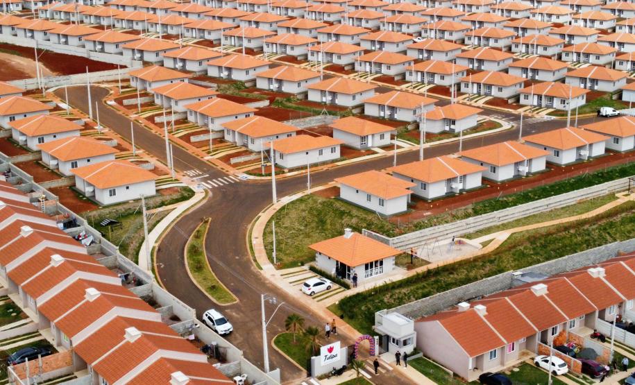 Casa Fácil Paraná: Darci Piana entrega casas para 292 famílias de Ponta Grossa