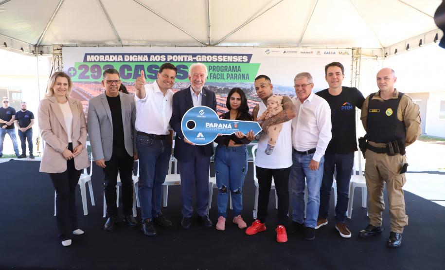 Casa Fácil Paraná: Darci Piana entrega casas para 292 famílias de Ponta Grossa