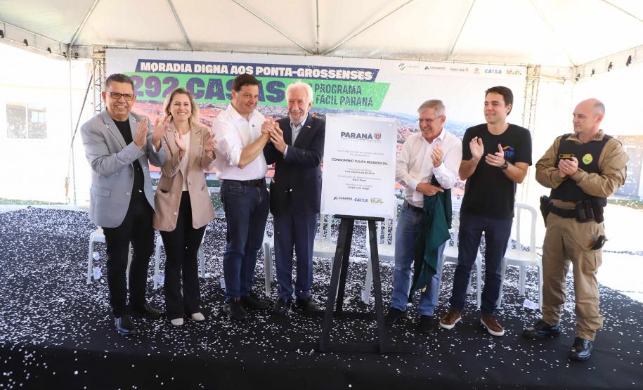 Casa Fácil Paraná: Darci Piana entrega casas para 292 famílias de Ponta Grossa