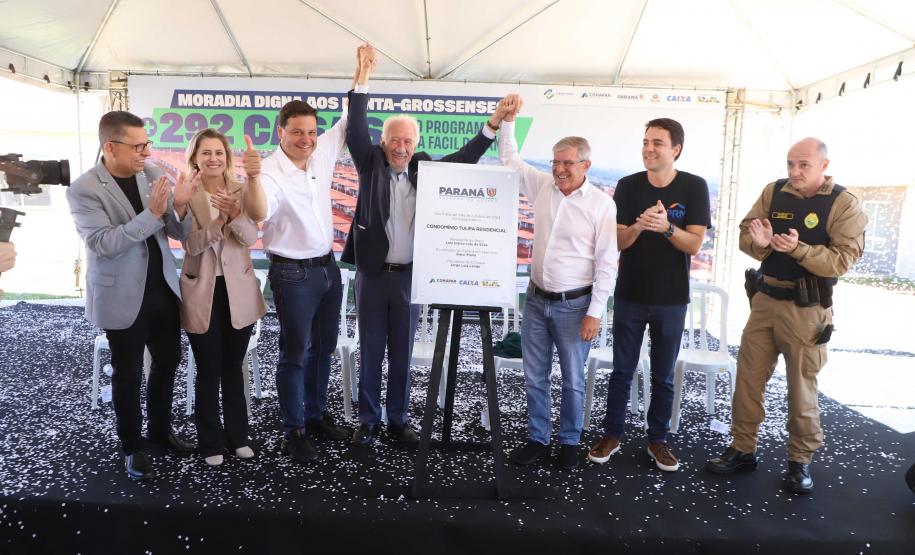 Casa Fácil Paraná: Darci Piana entrega casas para 292 famílias de Ponta Grossa