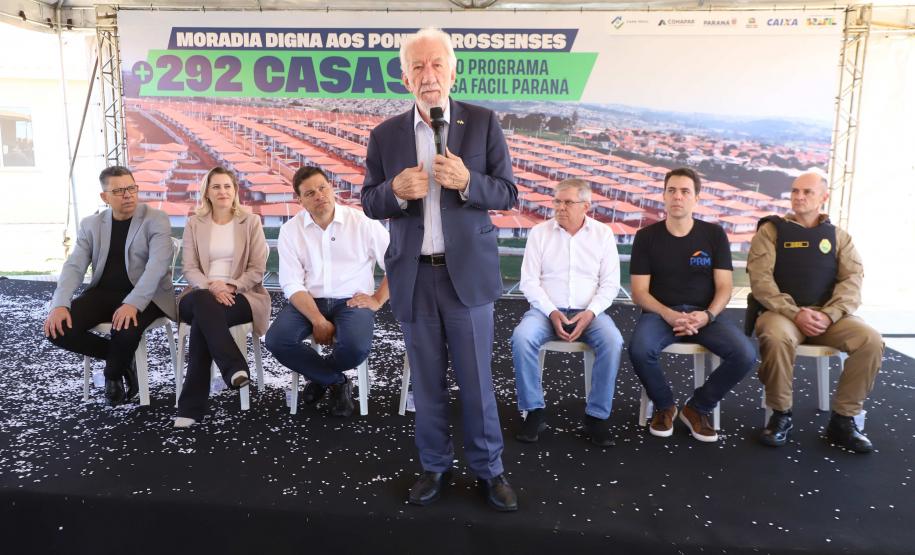 Casa Fácil Paraná: Darci Piana entrega casas para 292 famílias de Ponta Grossa