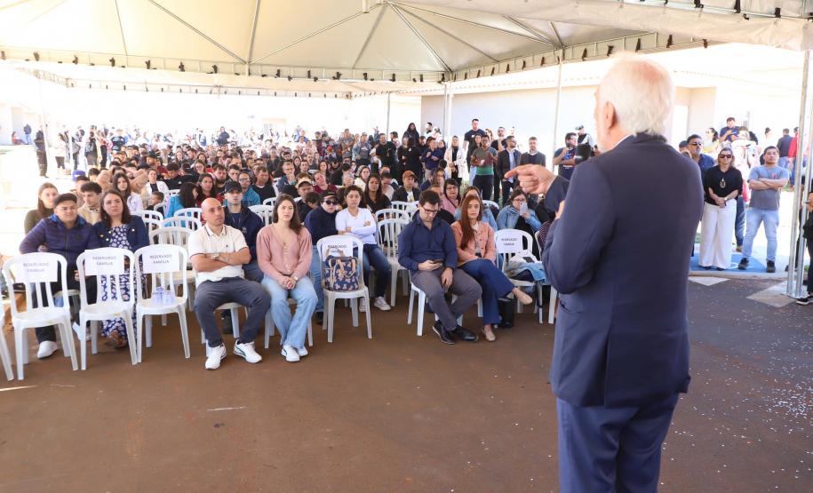 Casa Fácil Paraná: Darci Piana entrega casas para 292 famílias de Ponta Grossa